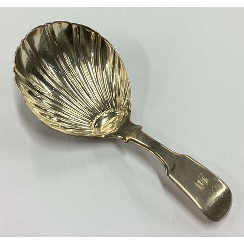 256 - A heavy William IV silver fluted caddy spoon. London 1835. By William Knight. Approx. 21 grams. Est.... 