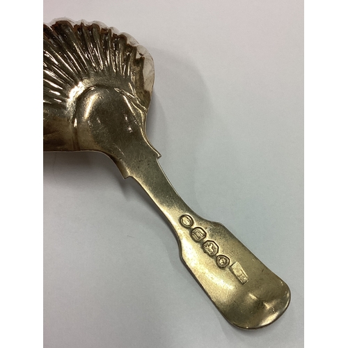 256 - A heavy William IV silver fluted caddy spoon. London 1835. By William Knight. Approx. 21 grams. Est.... 