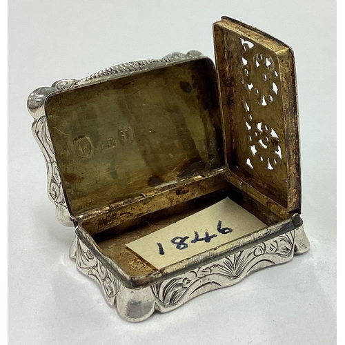 293 - A Victorian silver vinaigrette. Birmingham 1846. By Edward Smith. Approx. 18 grams. Est. £100 - £150... 