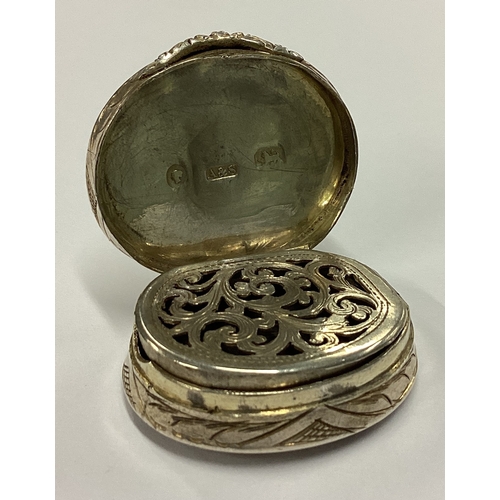 303 - A Victorian silver vinaigrette. Birmingham 1858. By Aston & Son. Approx. 21 grams. Est. £100 - £150.