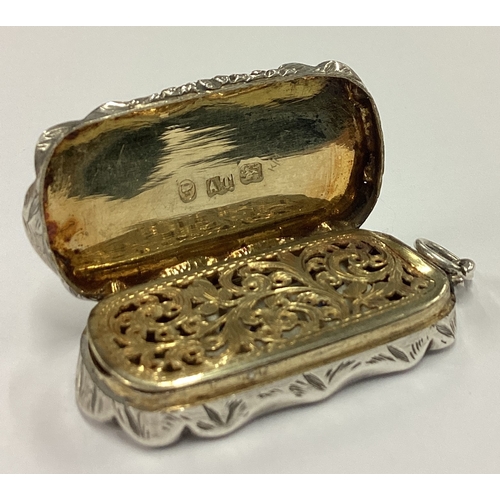 311 - A good large Victorian silver vinaigrette. Birmingham 1855. By Alfred Taylor. Approx. 15 grams. Est.... 