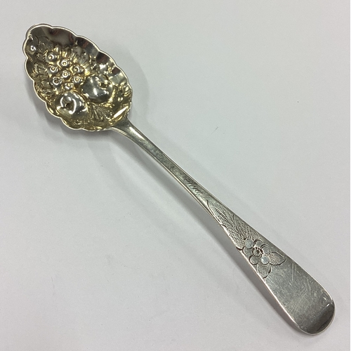 318 - A George III silver toy berry spoon. London 1828. Approx. 11 grams. Est. £20 - £30.