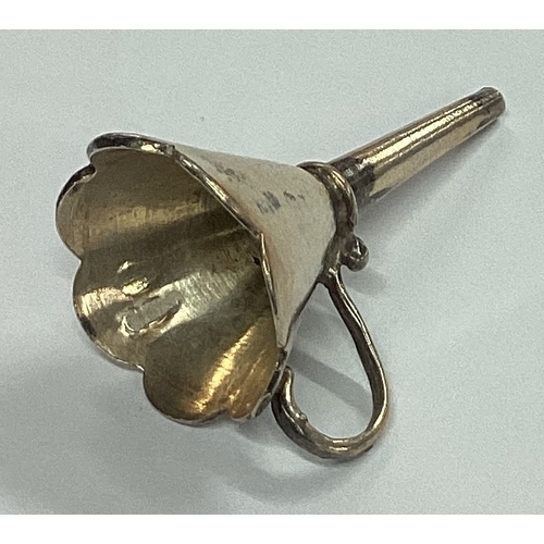 348 - A small Edwardian silver perfume funnel. Birmingham. By DP. Approx. 3 grams. Est. £20 - £30.