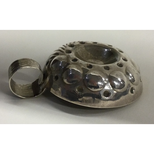 40 - A 19th Century French silver wine taster. Marked to handle. Approx. 46 grams. Est. £60 - £80.