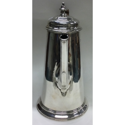 414 - A good George II silver coffee pot. London 1737. By Richard Bailey. Approx. 803 grams. Est. £800 - £... 