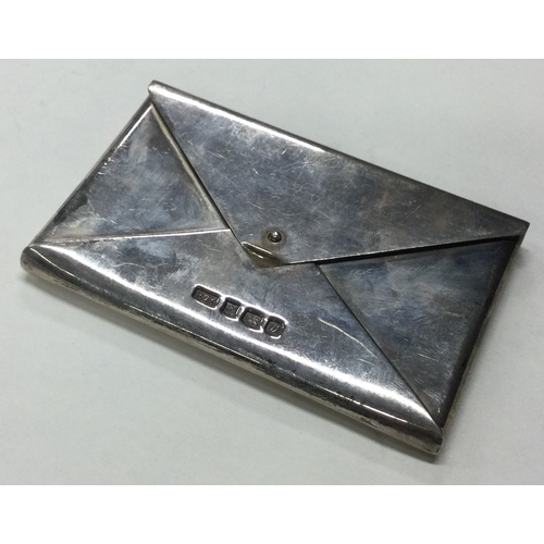 423 - A silver pill box in the form of an envelope. Birmingham 1996. By PGK. Approx. 83 grams. Est. £80 - ... 