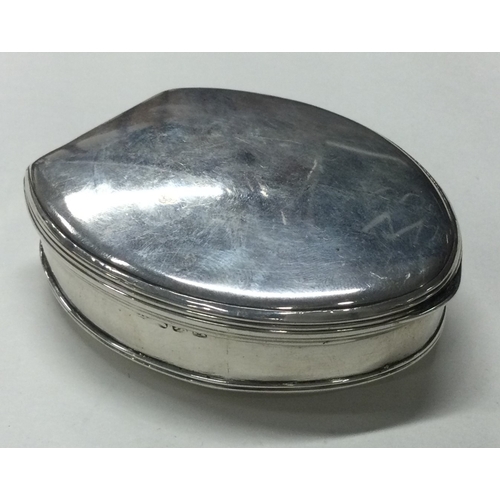 425 - An 18th Century George III silver hinged snuff box. London 1807. By Joseph Ash. Approx. 73 grams. Es... 