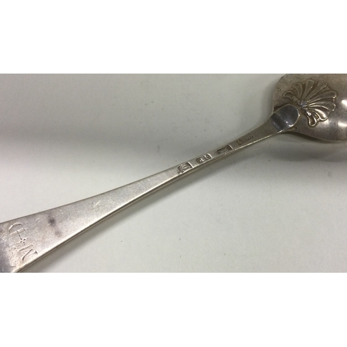 546 - A good 18th Century shell back tablespoon. London 1758. Approx. 52 grams. Est. £50 - £80.