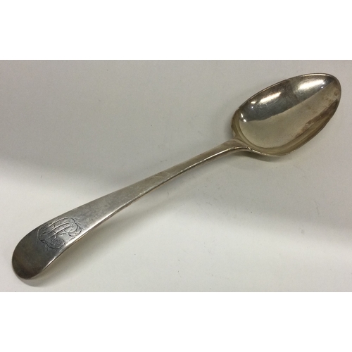 547 - HESTER BATEMAN: A large 18th Century silver spoon. London 1787. Approx. 78 grams. Est. £60 - £80.