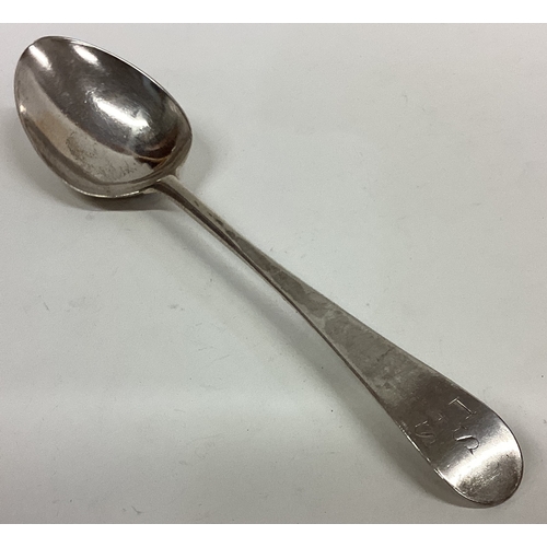 559 - HESTER BATEMAN: A large silver spoon. London 1786. Approx. 59 grams. Est. £60 - £80.