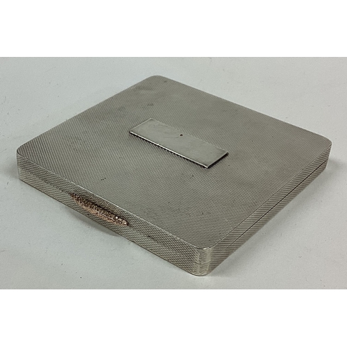 563 - A silver hinged box bearing import marks. Approx. 132 grams. Est. £30 - £50.