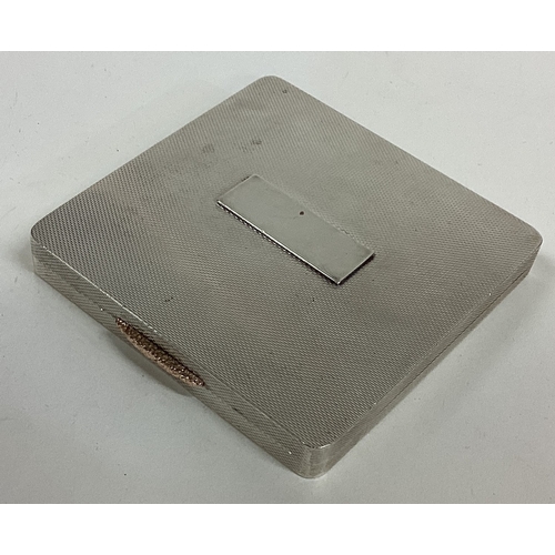 563 - A silver hinged box bearing import marks. Approx. 132 grams. Est. £30 - £50.