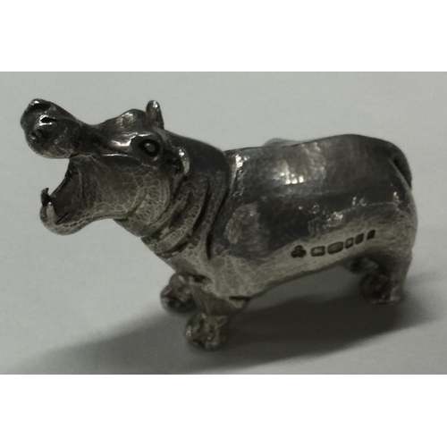 57 - A heavy silver figure of a hippopotamus. London 2002. Approx. 127 grams. Est. £150 - £200.