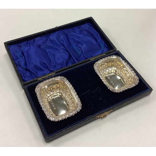 613 - A pair of cased silver salts. Birmingham 1907. By RP. Approx. 22 grams. Est. £20 - £30.