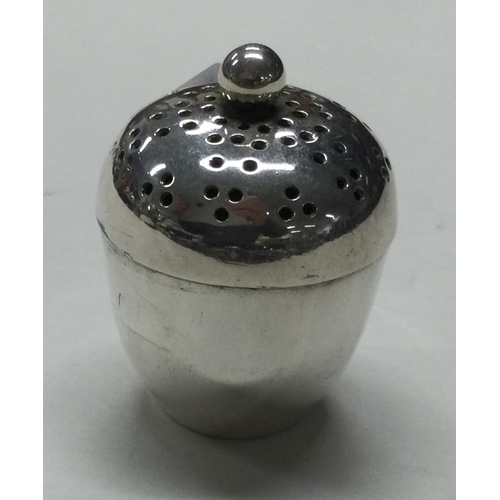 79 - A Victorian silver pepper. London 1887. By Charles Boyton. Approx. 37 grams. Est. £30 - £50.