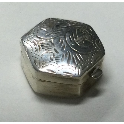 85 - A Turkish silver pill box with hinged cover. Marked to interior. Approx. 5 grams. Est. £10 - £15.