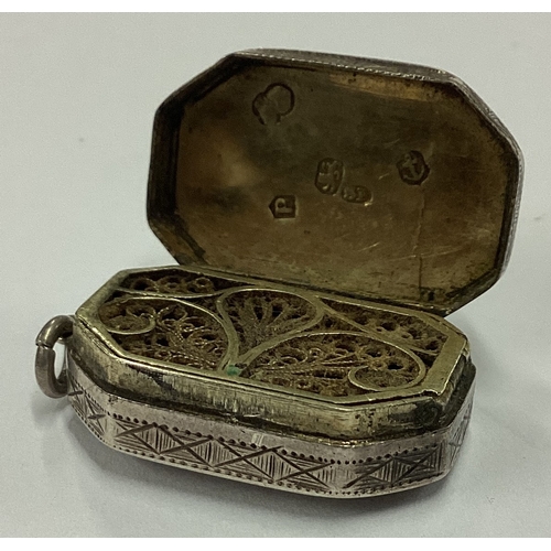 322 - A George III silver vinaigrette with filigree grill. Birmingham 1814. By Samuel Pemberton. Approx. 1... 