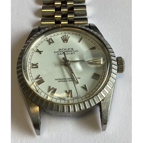 957 - ROLEX: A good gent's Oyster Perpetual Datejust wristwatch with white enamelled dial and date apertur... 