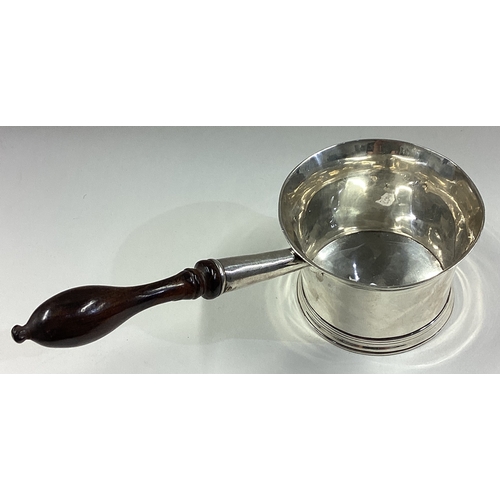 108 - An early 18th Century silver brandy pan. Marked to base. Circa 1740. Approx. 112 grams. Est. £150 - ... 