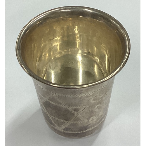 160 - A Judaica silver beaker decorated with the Star of David. London 1919. Approx. 51 grams. Est. £60 - ... 