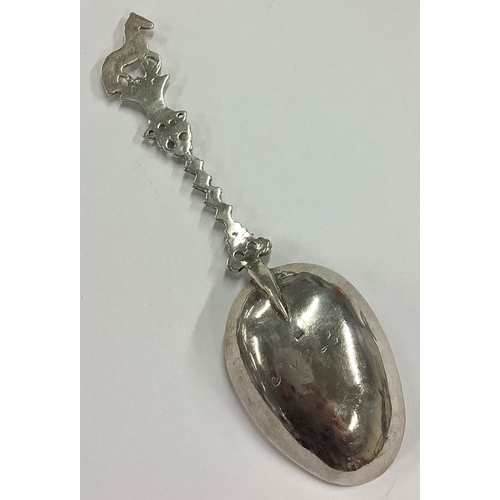 162 - An Antique 18th Century Dutch silver spoon with horse finial. Approx. 42 grams. Est. £80 - £120.