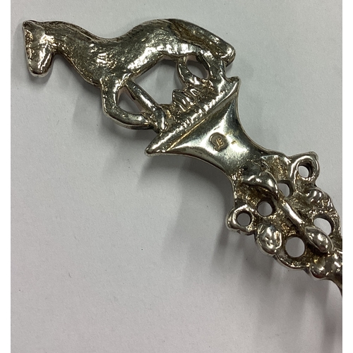 162 - An Antique 18th Century Dutch silver spoon with horse finial. Approx. 42 grams. Est. £80 - £120.