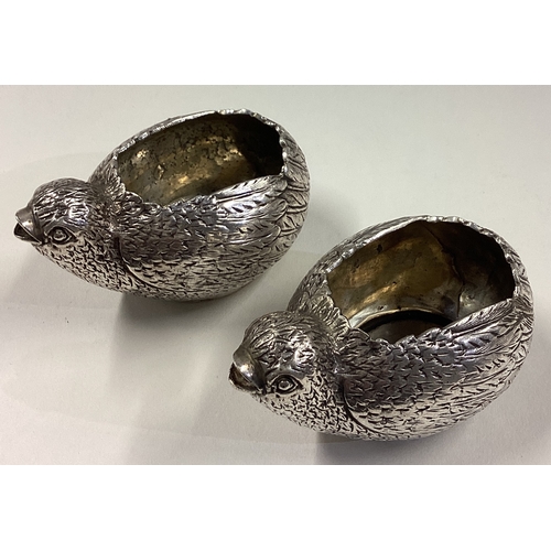 180 - A pair of novelty silver sauceboats in the form of chicks. Marked to bases. Approx. 225 grams. Est. ... 