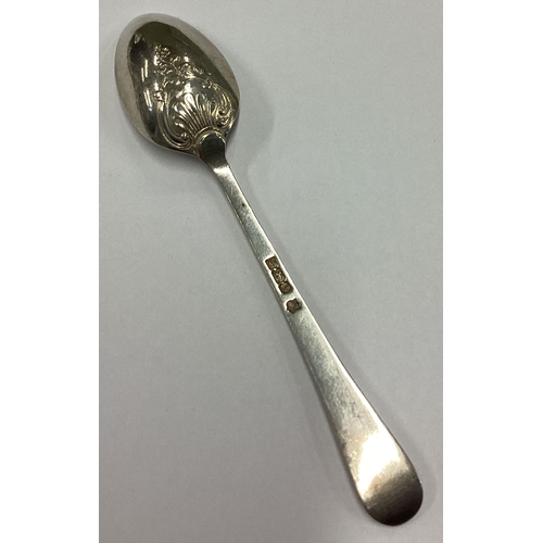 189 - A silver picture back spoon with floral decoration in the Georgian style. Sheffield 1902. Approx. 13... 