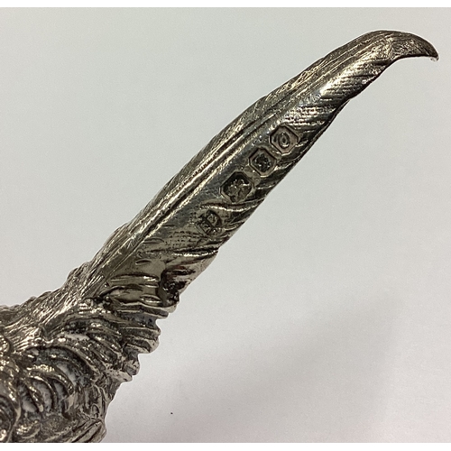 251 - A heavy silver figure of a pheasant. London 1969. By Edward Bernard. Approx. 70 grams. Est. £100 - £... 