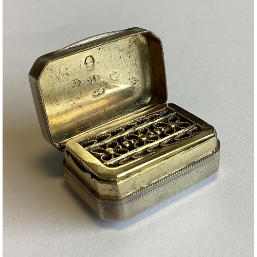 264 - A George III silver vinaigrette. Birmingham 1809. By Matthew Linwood. Approx. 13 grams. Est. £100 - ... 