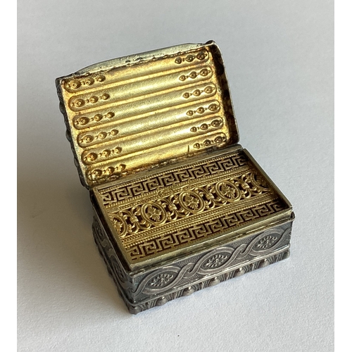 265 - A 19th Century Continental silver vinaigrette with sliding grill. Approx. 19 grams. Est. £100 - £150... 