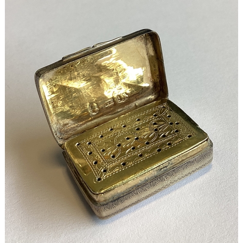 266 - A silver vinaigrette. Birmingham 1825. By Thomas Newbold. Approx. 10 grams. Est. £100 - £150.