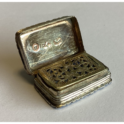 269 - A silver vinaigrette. Birmingham 1841. By Francis Clark. Approx. 9 grams. Est. £100 - £150.