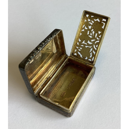 281 - A good quality silver vinaigrette. London 1823. By Charles Rawlings. Approx. 22 grams. Est. £120 - £... 