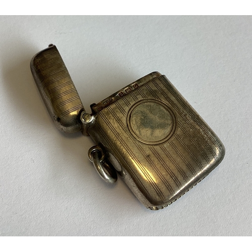 316 - A silver vesta case. Birmingham 1913. Approx. 18 grams. Est. £20 - £30.