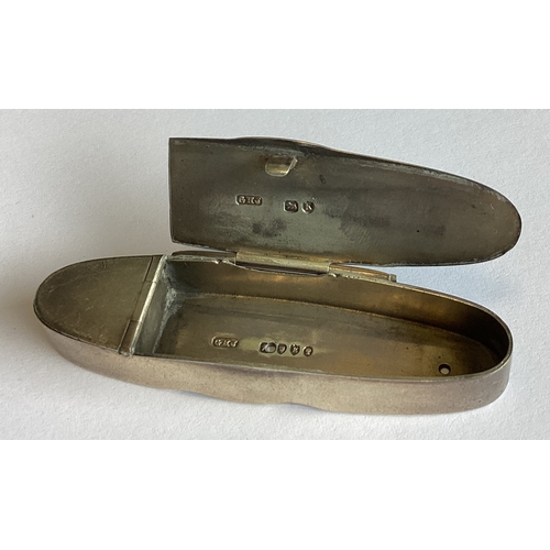 366 - An unusual silver combination vesta case / cigar cutter. London 1885.  Approx. 28 grams. Est. £120 -... 