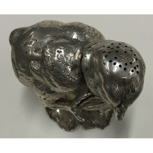 378 - A rare oversized Victorian silver pepper in the form of a chick. Approx. 146 grams. Est. £300 - £500... 