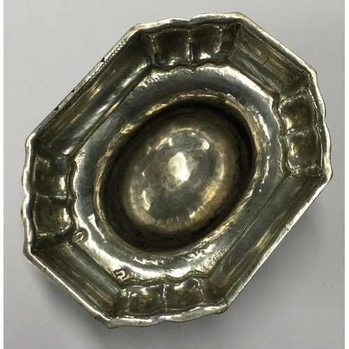 415 - AUGSBURG: A 17th Century Austrian silver Trench Art salt cellar. Marked to base. Approx. 81 grams. E... 