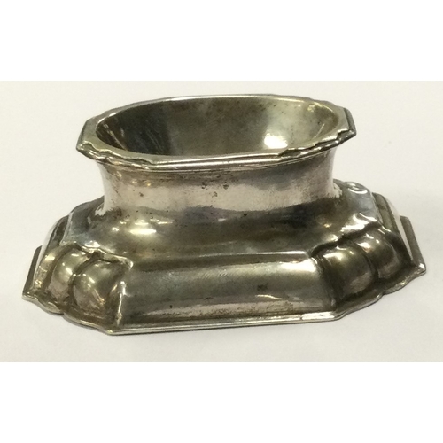 415 - AUGSBURG: A 17th Century Austrian silver Trench Art salt cellar. Marked to base. Approx. 81 grams. E... 