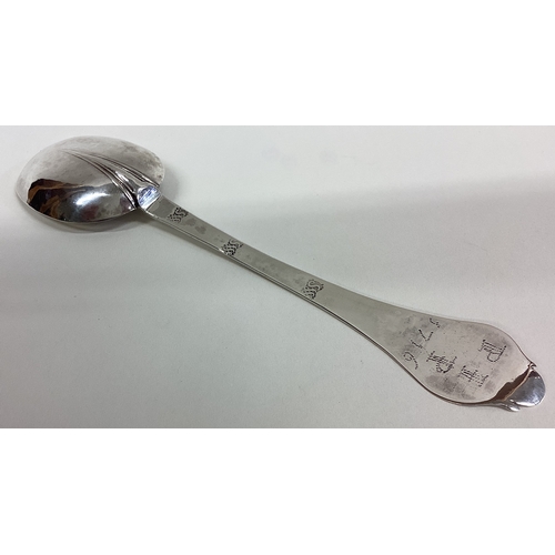 423 - EXETER: A good Provincial silver trefid spoon. Plymouth. Circa 1716. By Samuel Wilmot. Approx. 32 gr... 