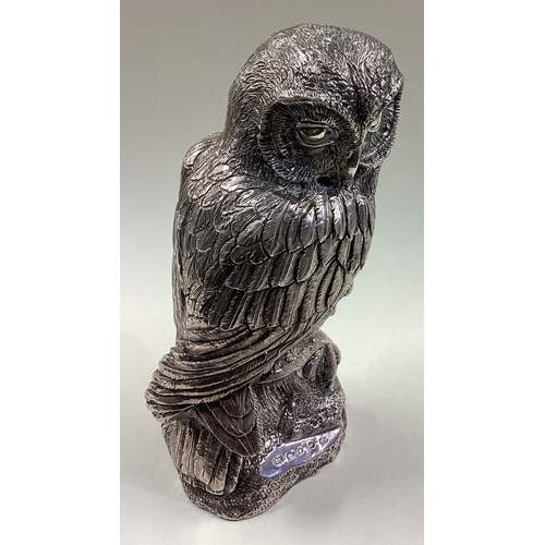 498 - A large and heavy Naturalistic silver figure of an owl. Sheffield 2001. By CS. Approx. 743 grams of ... 