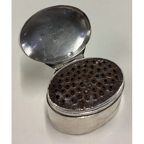 521 - A William III silver nutmeg grater with hinged lid. Fully marked to lid and interior. Birmingham 180... 