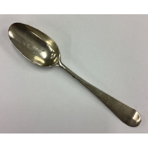 556 - DUBLIN: An 18th Century Irish Britannia Standard silver spoon. Approx. 12 grams. Est. £20 - £30.