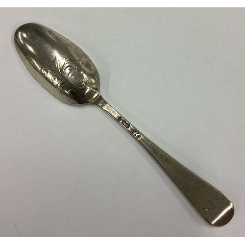 556 - DUBLIN: An 18th Century Irish Britannia Standard silver spoon. Approx. 12 grams. Est. £20 - £30.