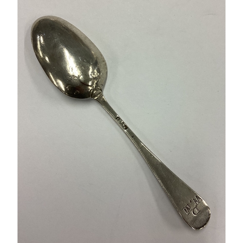 559 - An 18th Century silver picture back spoon chased with birds. Circa 1770. Approx. 10 grams. Est. £20 ... 