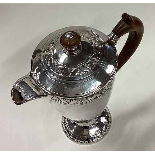 602 - A fine Arts & Crafts silver water jug. Birmingham 1912. By Alexander Clarke. Approx. 344 grams. Est.... 