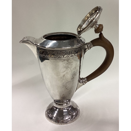 602 - A fine Arts & Crafts silver water jug. Birmingham 1912. By Alexander Clarke. Approx. 344 grams. Est.... 