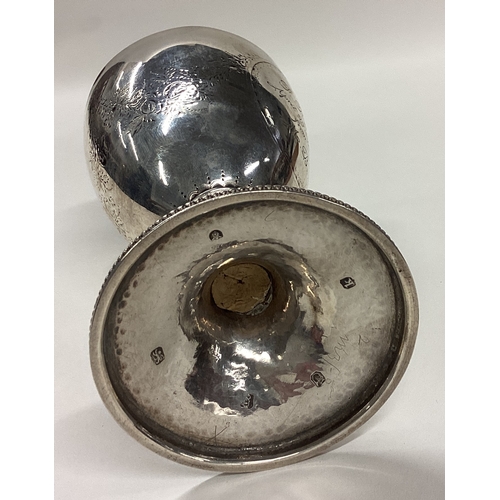 609 - HESTER BATEMAN: A George III silver goblet. London 1786. Approx. 181 grams. Est. £200 - £300.