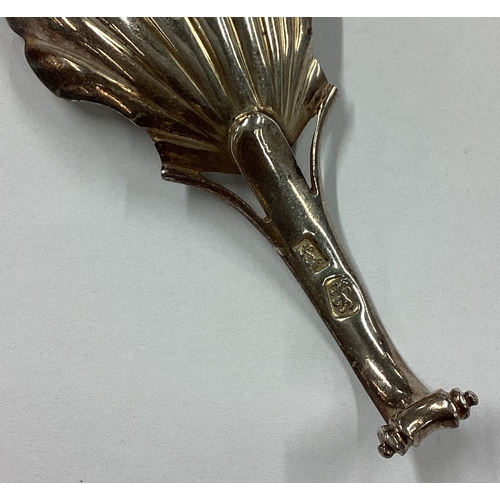 622 - A fine Georgian 18th Century caddy spoon with fluted bowl. Maker's and lion mark only. Circa 1739. B... 