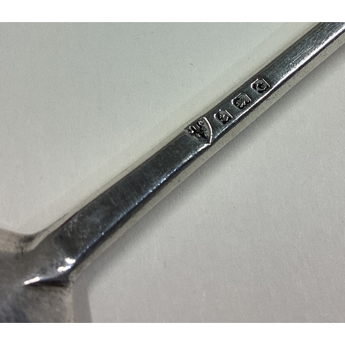 639 - An early silver Apostle spoon in the Charles II style. London. 1912. Approx. 55 grams. Est. £50 - £8... 